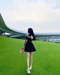 Bold Fashion Trends: How This Viral Influencer Rocks Daring Cut-Out Outfits with Confidence - image 2