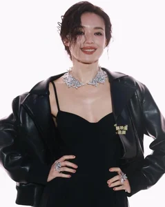 The Timeless Elegance and Radiant Style of International Cinema Icon Shu Qi - image 4