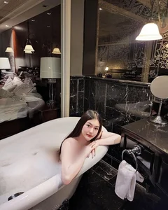 Captivating Bathtub Aesthetic: A Blend of Elegance, Relaxation, and Modern Glamour Photography - image 11