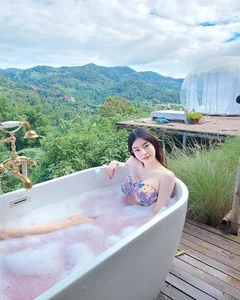 Captivating Bathtub Aesthetic: A Blend of Elegance, Relaxation, and Modern Glamour Photography - image 8