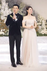 Midu’s Billion-Dong Wedding Gowns: A Showcase of Luxury and Elegance - image 4