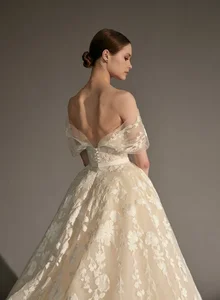 Midu’s Billion-Dong Wedding Gowns: A Showcase of Luxury and Elegance - image 5