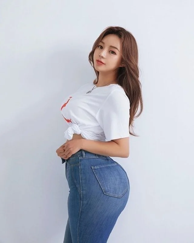 Korean Fitness and Fashion Trends: Embracing Modern Silhouettes and the K-Style Aesthetic
