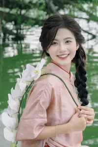 Rising Star Quynh Trang (2001): Sweet Beauty Dominating VTV Screens. - image 4