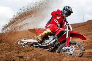 Ducati Desmo450 Enduro 2026: Breakthrough Off-Road Dirt Bike, Launching Soon to Excite Enthusiasts! - image 2