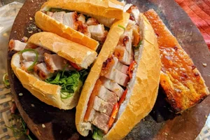 Bánh Mì Heo Quay: The World's Top-Ranked Vietnamese Street Food Delight - image 2