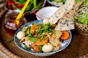 Bánh Mì Heo Quay: The World's Top-Ranked Vietnamese Street Food Delight - image 3