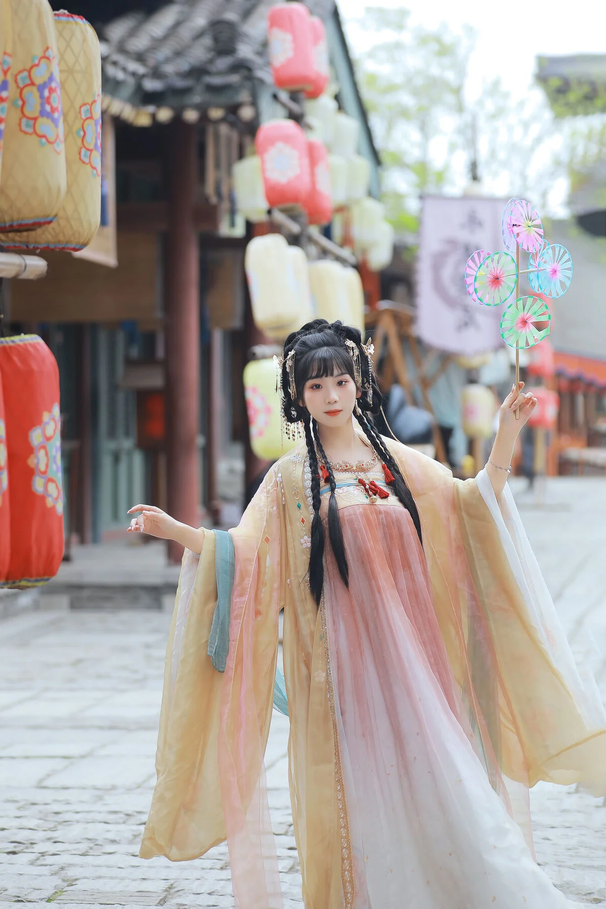 Zhou Zhou Ay Features in YiTuYu Art Language Vol.7379 Edition