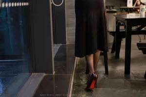Sophisticated Elegance: Wan Ping in the Black Long Dress Collection [IESS] - image 77