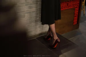 Sophisticated Elegance: Wan Ping in the Black Long Dress Collection [IESS] - image 56
