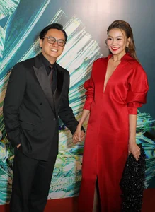 Stunning Beauty Queens Shine on the Lan Song Xanh 2024 Red Carpet - image 0