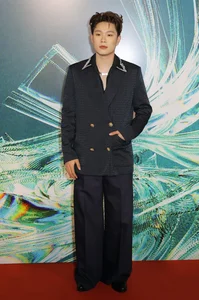 Stunning Beauty Queens Shine on the Lan Song Xanh 2024 Red Carpet - image 9