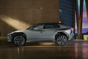 Toyota bZ4X: New Electric SUV from 1.2 Billion VND in Southeast Asia, Will it Come to Vietnam? - image 4