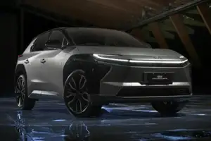 Toyota bZ4X: New Electric SUV from 1.2 Billion VND in Southeast Asia, Will it Come to Vietnam? - image 1