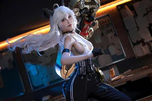 Surreal Beauty: Coser Shui Miao Aqua as Zhezhi in Wuthering Waves - image 1