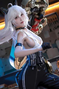 Surreal Beauty: Coser Shui Miao Aqua as Zhezhi in Wuthering Waves - image 8