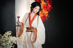 The Poetry of Portraits: Exploring the Art Language of Tu Ya W - image 12