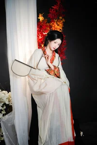 The Poetry of Portraits: Exploring the Art Language of Tu Ya W - image 9