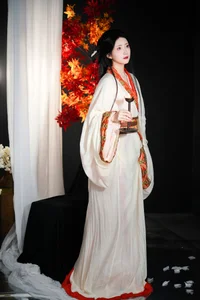 The Poetry of Portraits: Exploring the Art Language of Tu Ya W - image 8