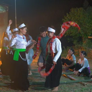 Discover the Untamed Beauty of Da Bac: A Trekking Adventure in Northern Vietnam - image 7