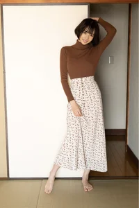 Stunning Digital Photo Book Featuring Japanese Models Mari Takamiya and Sayaka Okada in Weekly Post Collection - image 2