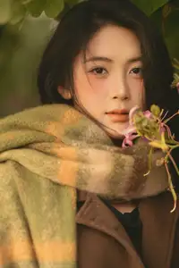 Discover the Serene Natural Beauty of an Asian Girl in a Warm Golden Hour Portrait 1047274 - image 6