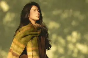 Discover the Serene Natural Beauty of an Asian Girl in a Warm Golden Hour Portrait 1047274 - image 8