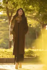 Discover the Serene Natural Beauty of an Asian Girl in a Warm Golden Hour Portrait 1047274 - image 7