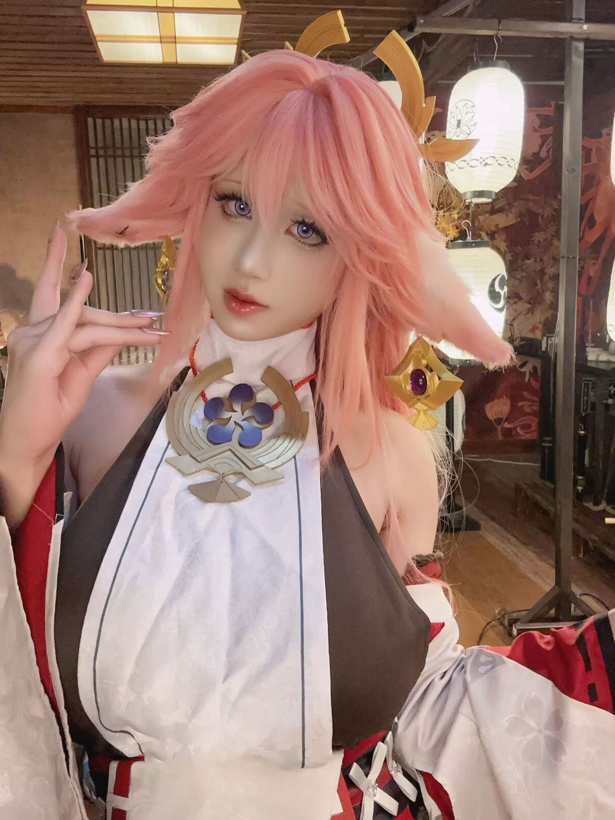 Enchanting Yae Miko Cosplay by Jiu Qu Jean