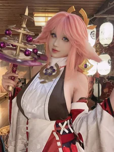 Enchanting Yae Miko Cosplay by Jiu Qu Jean - image 3