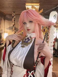 Enchanting Yae Miko Cosplay by Jiu Qu Jean - image 12