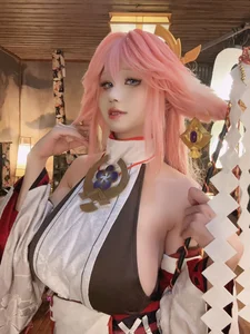 Enchanting Yae Miko Cosplay by Jiu Qu Jean - image 18