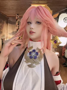 Enchanting Yae Miko Cosplay by Jiu Qu Jean - image 10