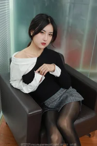 IESS Gallery: Xiaobao Featuring Shiny High Heels - Professional Fashion and Leg Modeling Series - image 37