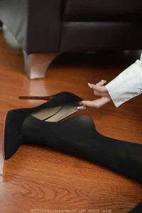 IESS Gallery: Xiaobao Featuring Shiny High Heels - Professional Fashion and Leg Modeling Series - image 66