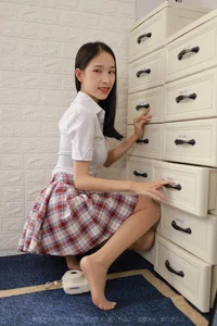 IESS Model Meizi Presents Campus Style Short Skirt Fashion Set - image 35
