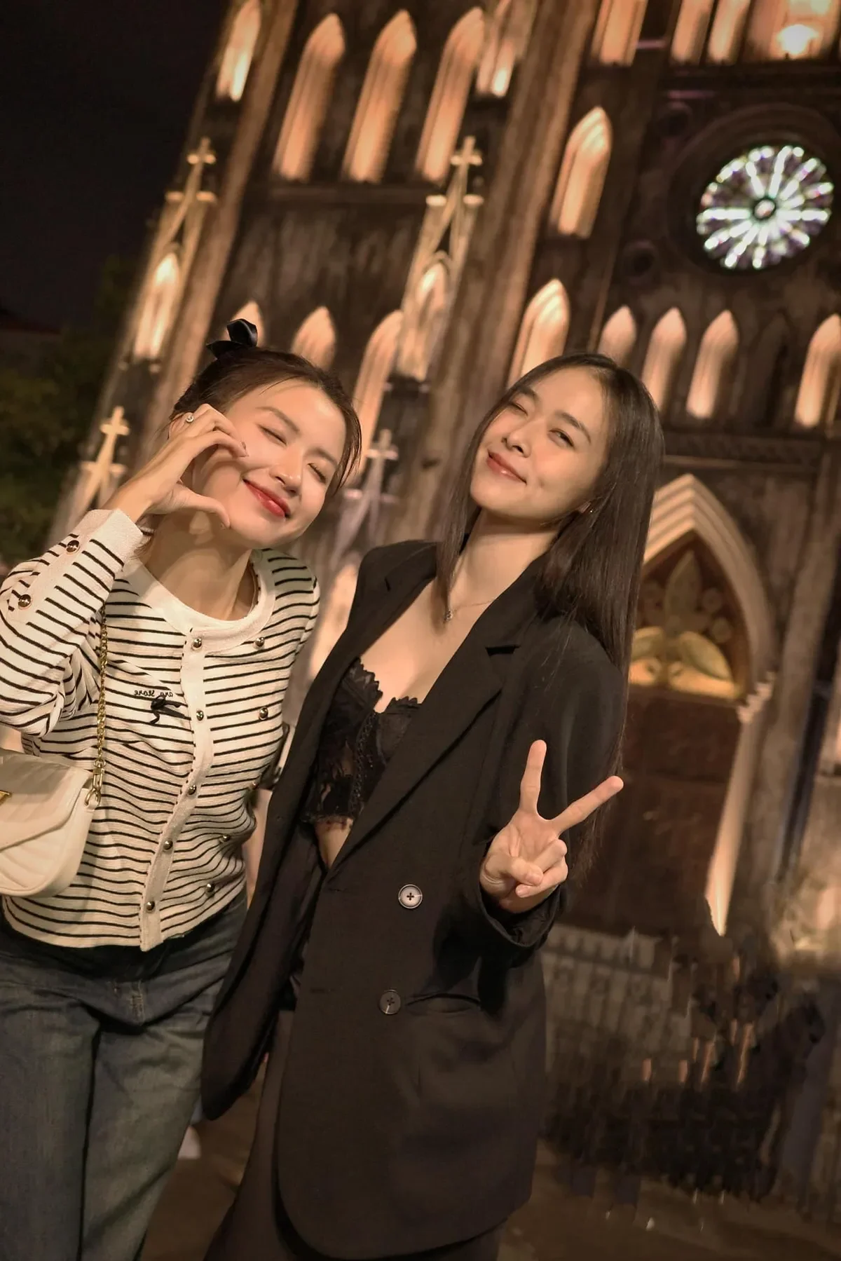 Celebrity Halloween: Ho Quang Hieu’s Big News and Huyen Lizzie’s Ancient Beauty