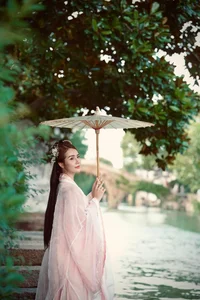 Celebrity Halloween: Ho Quang Hieu’s Big News and Huyen Lizzie’s Ancient Beauty - image 7