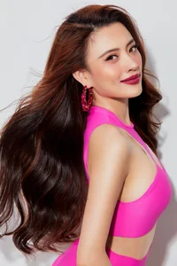 Ha Noi Businesswoman Crowned Beauty Queen at 35: A Journey of Grace - image 5
