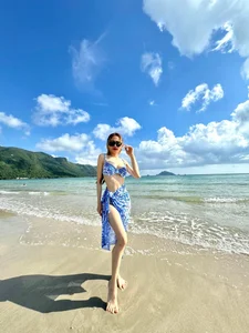 Ha Noi Businesswoman Crowned Beauty Queen at 35: A Journey of Grace - image 6