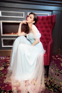 Elegant Beauty Gallery: The Timeless Charm and Sophistication of Thùy Lâm - image 29