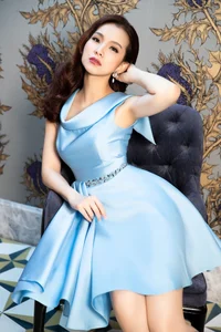 Elegant Beauty Gallery: The Timeless Charm and Sophistication of Thùy Lâm - image 9