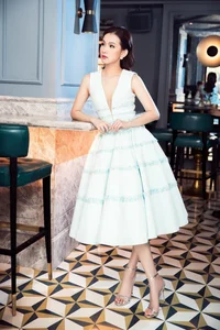 Elegant Beauty Gallery: The Timeless Charm and Sophistication of Thùy Lâm - image 25