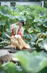 YiTuYu Art Language Vol.7804: The Mesmerizing Style of Jun Ru - image 3