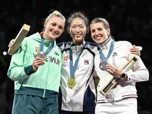 Vivian Kong: The Inspiring Journey of Hong Kong’s Olympic Fencing Goddess - image 4