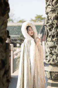 YITUYU Art Language 2024.03.27: Shi Shi Ya in the Ethereal Falling Snow Collection - image 3