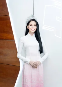 Beauty Queen Ha Tam Nhu Embraces Glamorous Fashion After Coronation Success - image 9