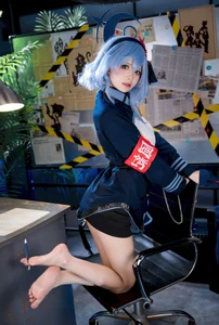 Stunning Amau Ako Cosplay by Jiu Qi Miao: A Masterpiece of Blue Archive Art - image 1
