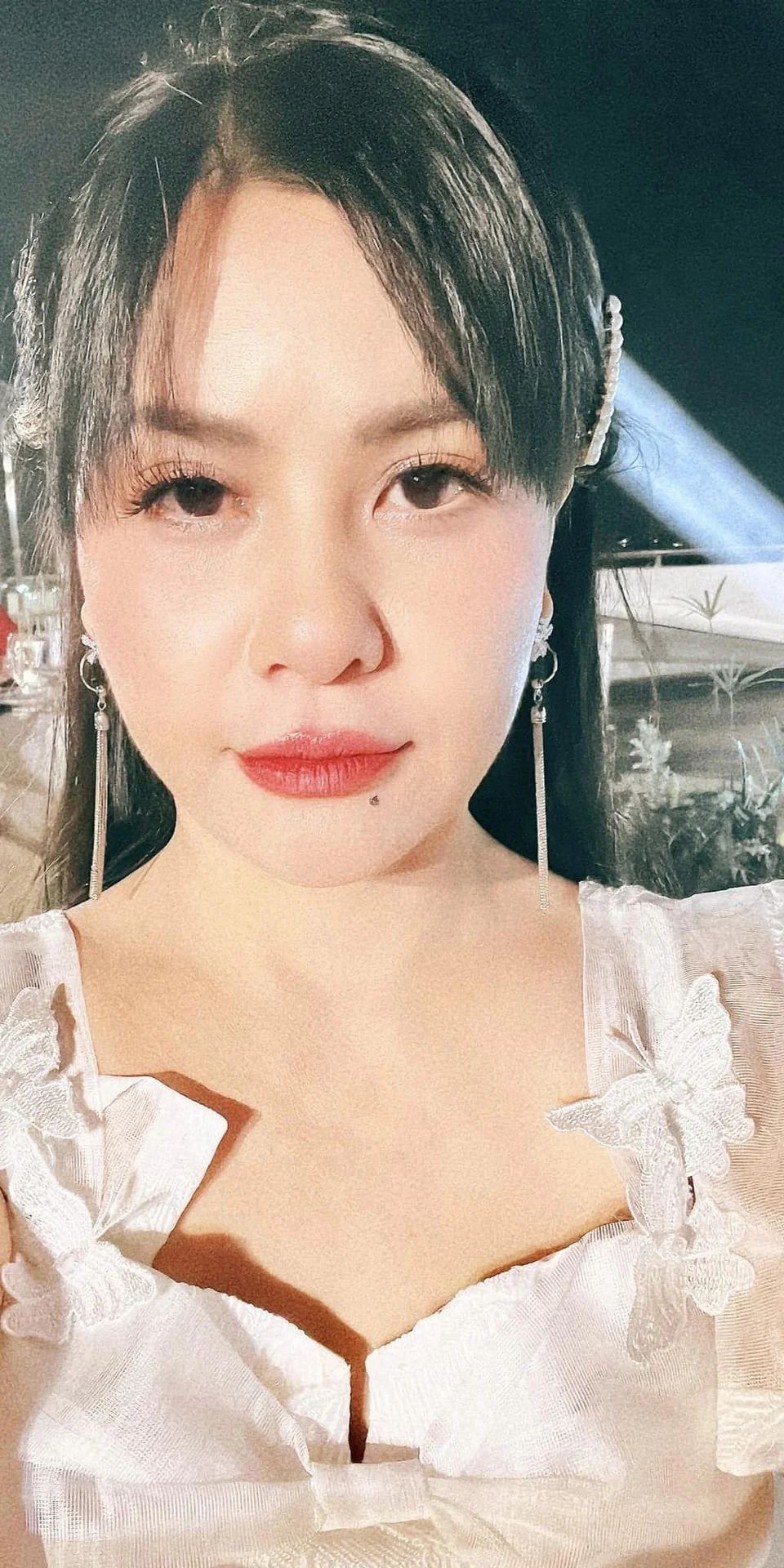 Cat Phuong Embraces a Simple Life and Natural Beauty Despite Generous Gift from Overseas Boyfriend