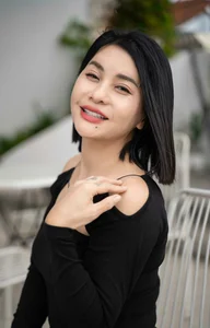 Cat Phuong Embraces a Simple Life and Natural Beauty Despite Generous Gift from Overseas Boyfriend - image 10
